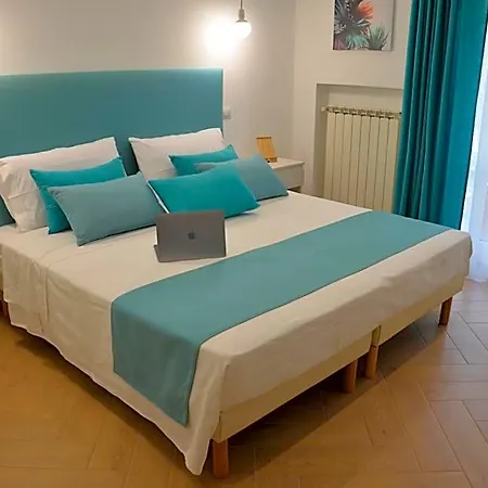 לינה וארוחת בוקר Maison Luro סורנטו