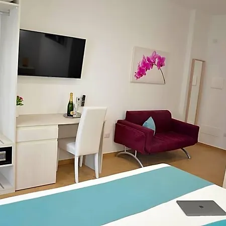 לינה וארוחת בוקר Maison Luro